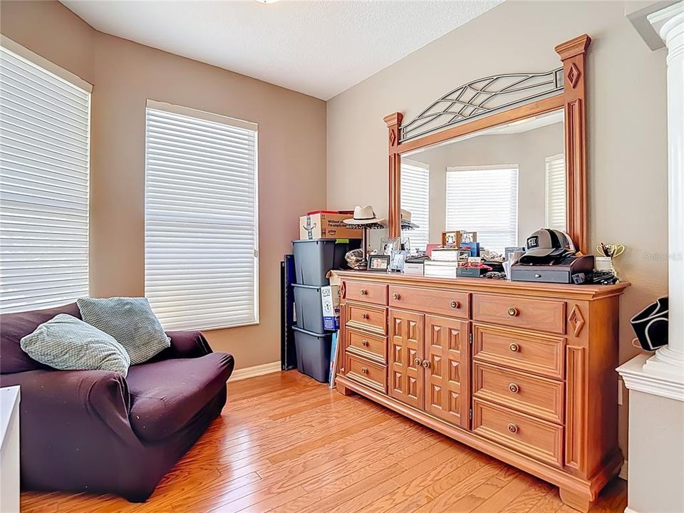 En Venta: $725,000 (4 camas, 3 baños, 2624 Pies cuadrados)