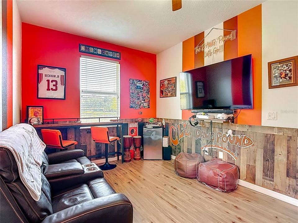 En Venta: $725,000 (4 camas, 3 baños, 2624 Pies cuadrados)