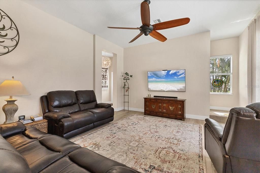 For Sale: $775,000 (5 beds, 4 baths, 3159 Square Feet)