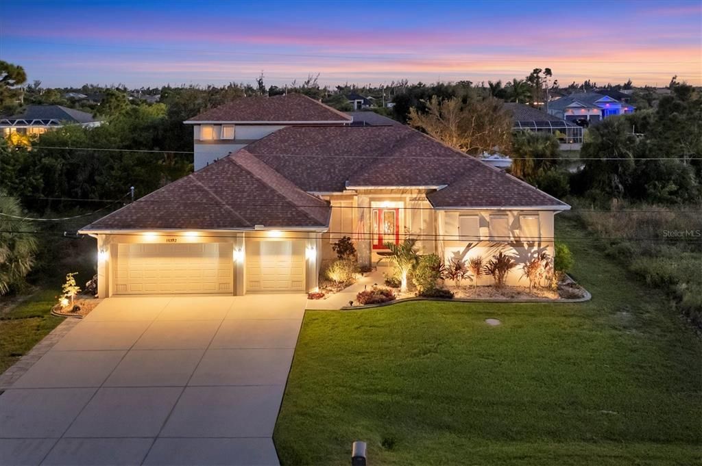 For Sale: $775,000 (5 beds, 4 baths, 3159 Square Feet)