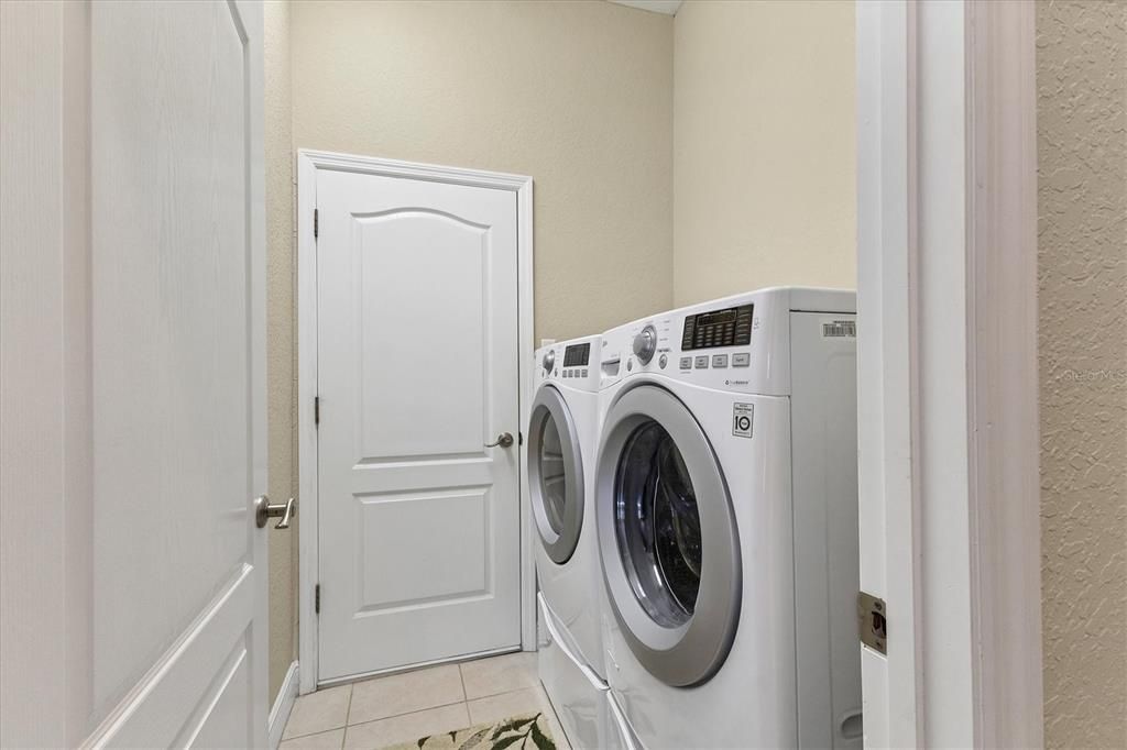 For Sale: $775,000 (5 beds, 4 baths, 3159 Square Feet)