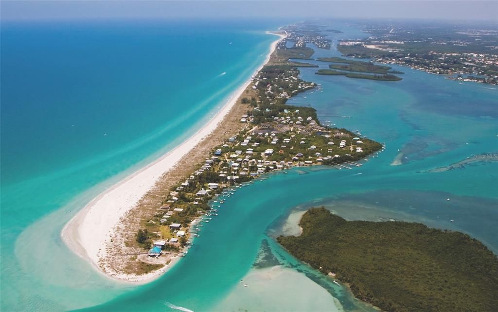 For Sale: $775,000 (5 beds, 4 baths, 3159 Square Feet)