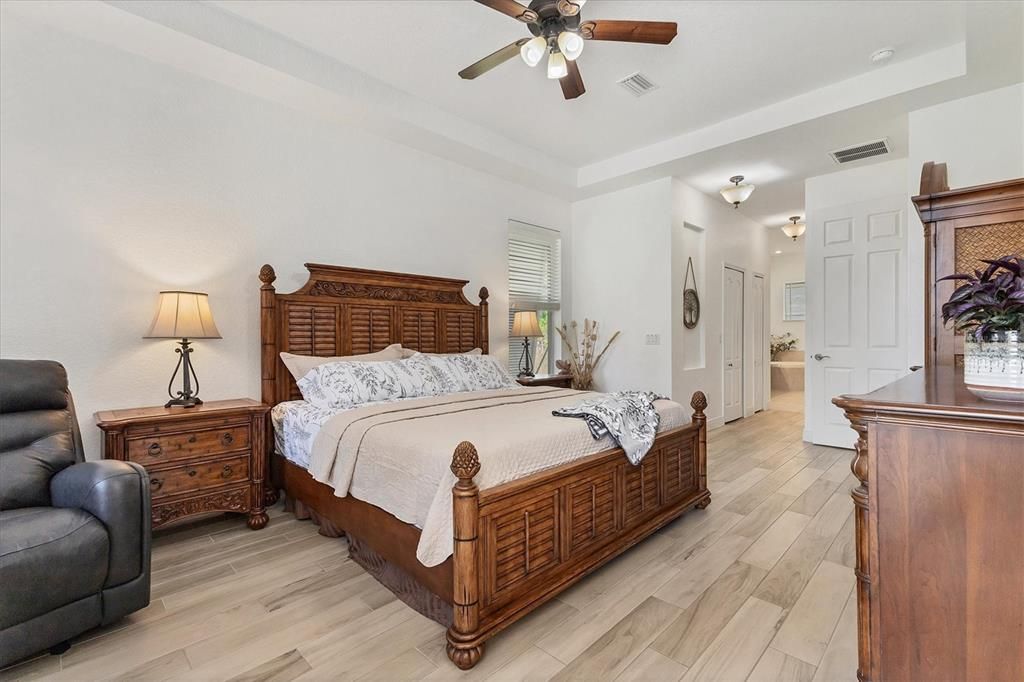 For Sale: $775,000 (5 beds, 4 baths, 3159 Square Feet)