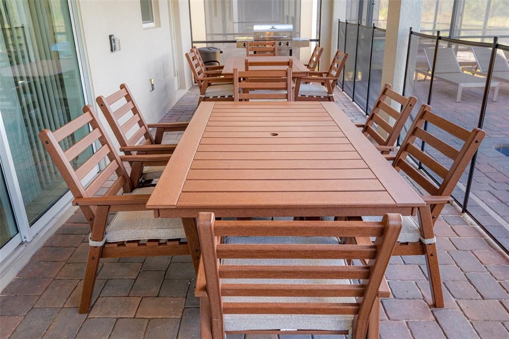 For Sale: $989,000 (8 beds, 5 baths, 4289 Square Feet)