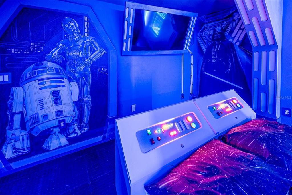 For Sale: $989,000 (8 beds, 5 baths, 4289 Square Feet)