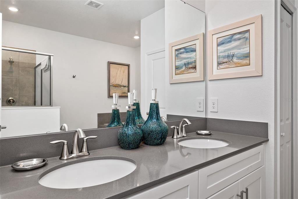 For Sale: $989,000 (8 beds, 5 baths, 4289 Square Feet)