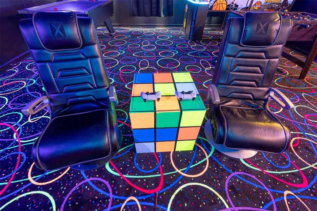 For Sale: $989,000 (8 beds, 5 baths, 4289 Square Feet)