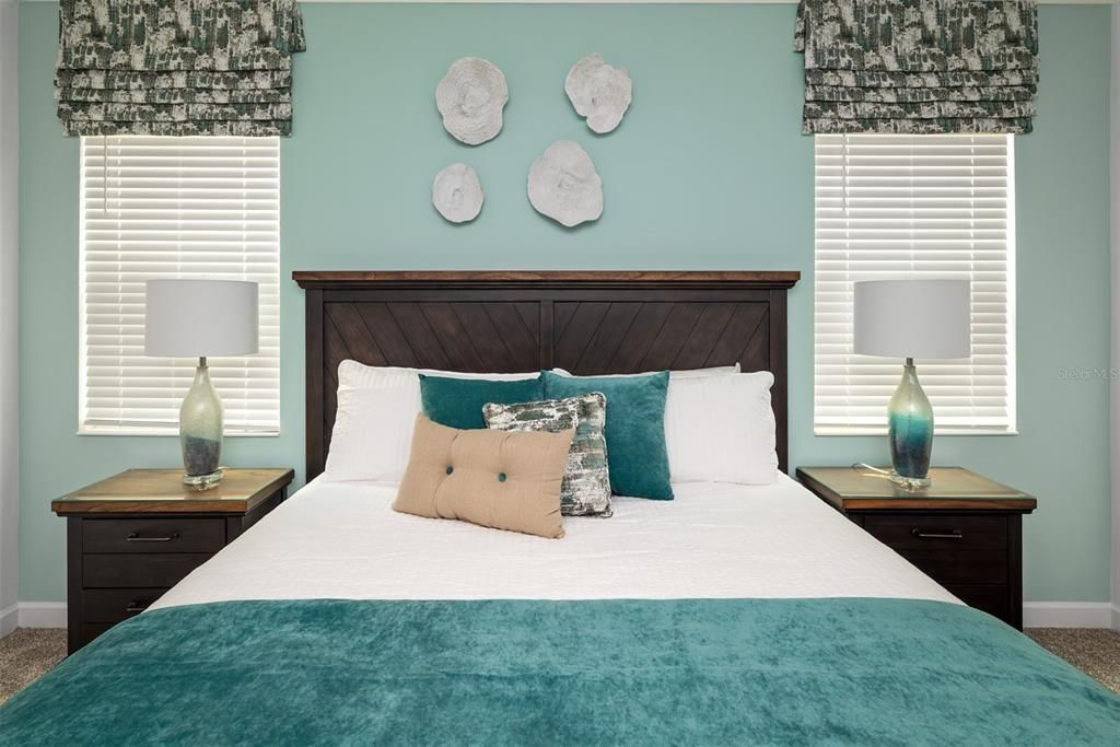 For Sale: $989,000 (8 beds, 5 baths, 4289 Square Feet)