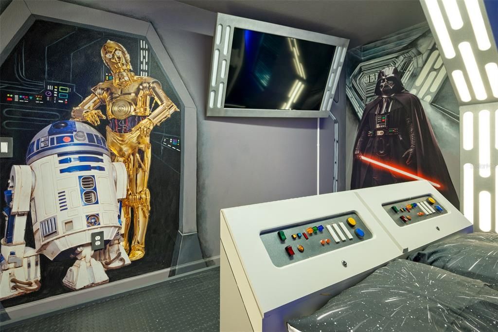 For Sale: $989,000 (8 beds, 5 baths, 4289 Square Feet)