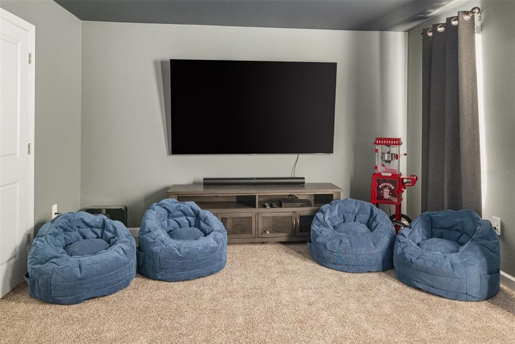 For Sale: $989,000 (8 beds, 5 baths, 4289 Square Feet)