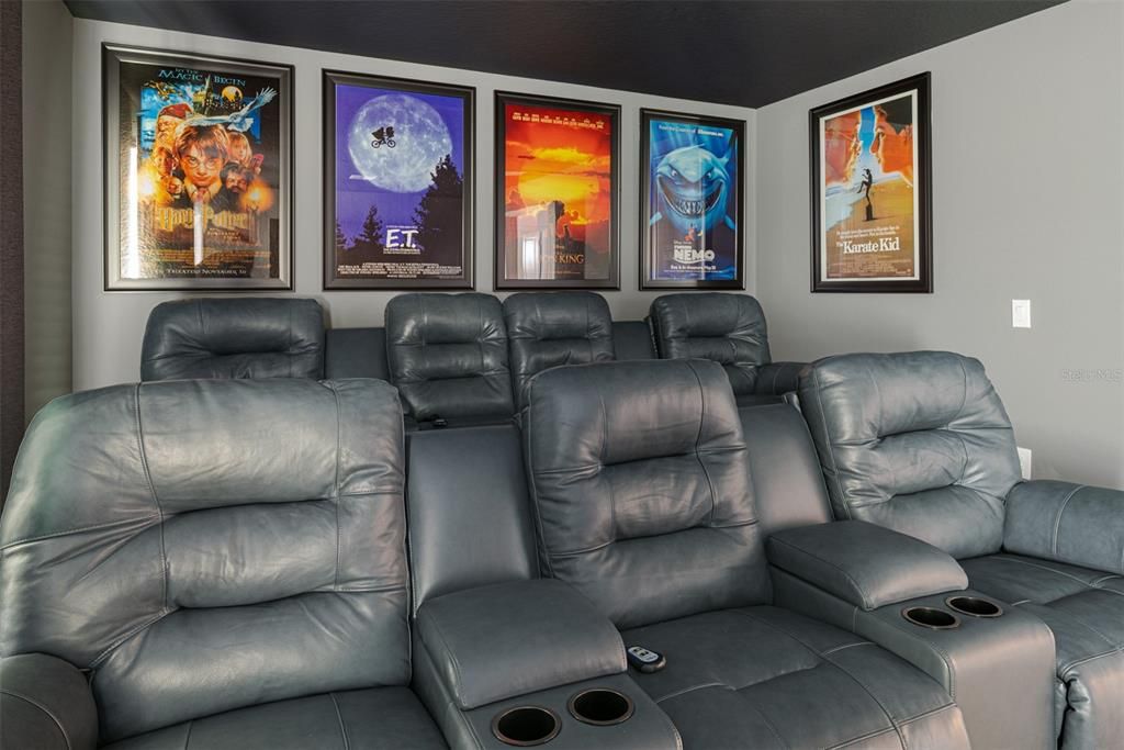 For Sale: $989,000 (8 beds, 5 baths, 4289 Square Feet)