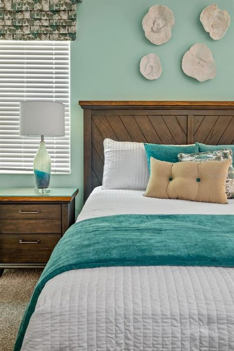 For Sale: $989,000 (8 beds, 5 baths, 4289 Square Feet)