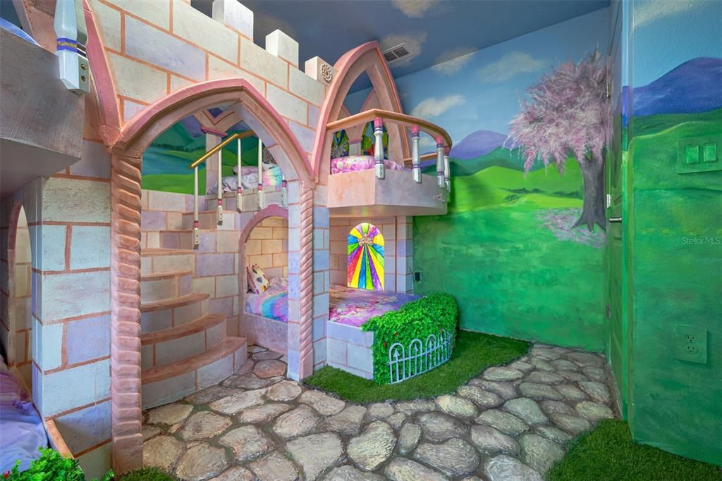 For Sale: $989,000 (8 beds, 5 baths, 4289 Square Feet)