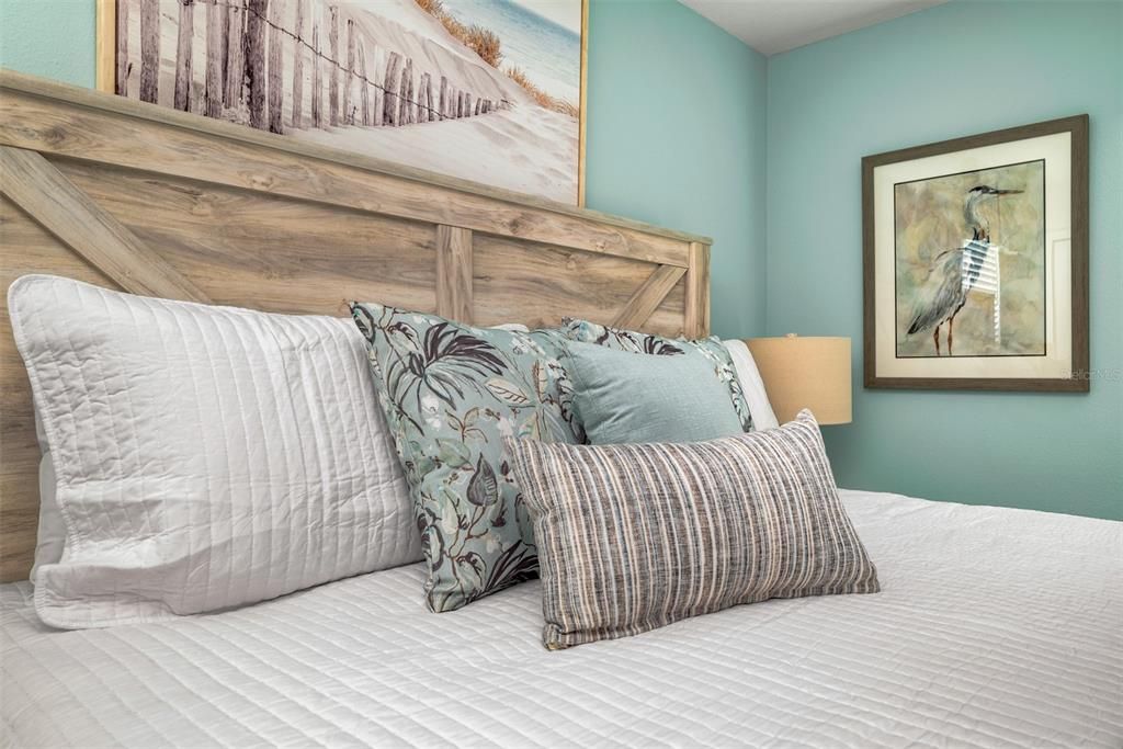 For Sale: $989,000 (8 beds, 5 baths, 4289 Square Feet)