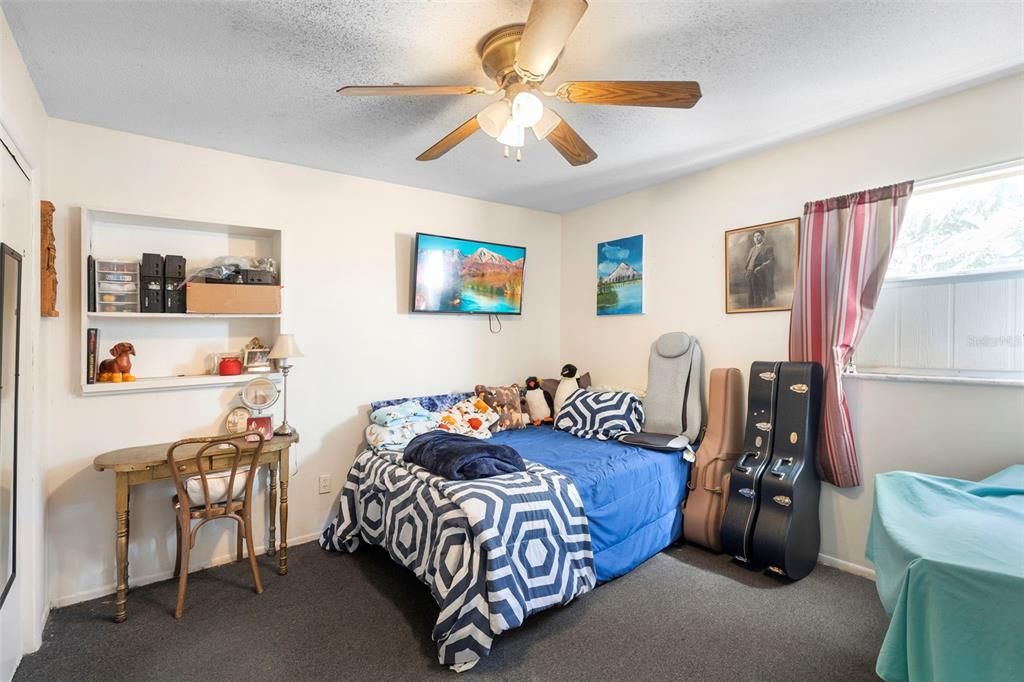 For Sale: $309,900 (3 beds, 2 baths, 1492 Square Feet)