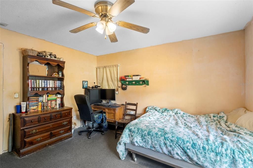 For Sale: $309,900 (3 beds, 2 baths, 1492 Square Feet)