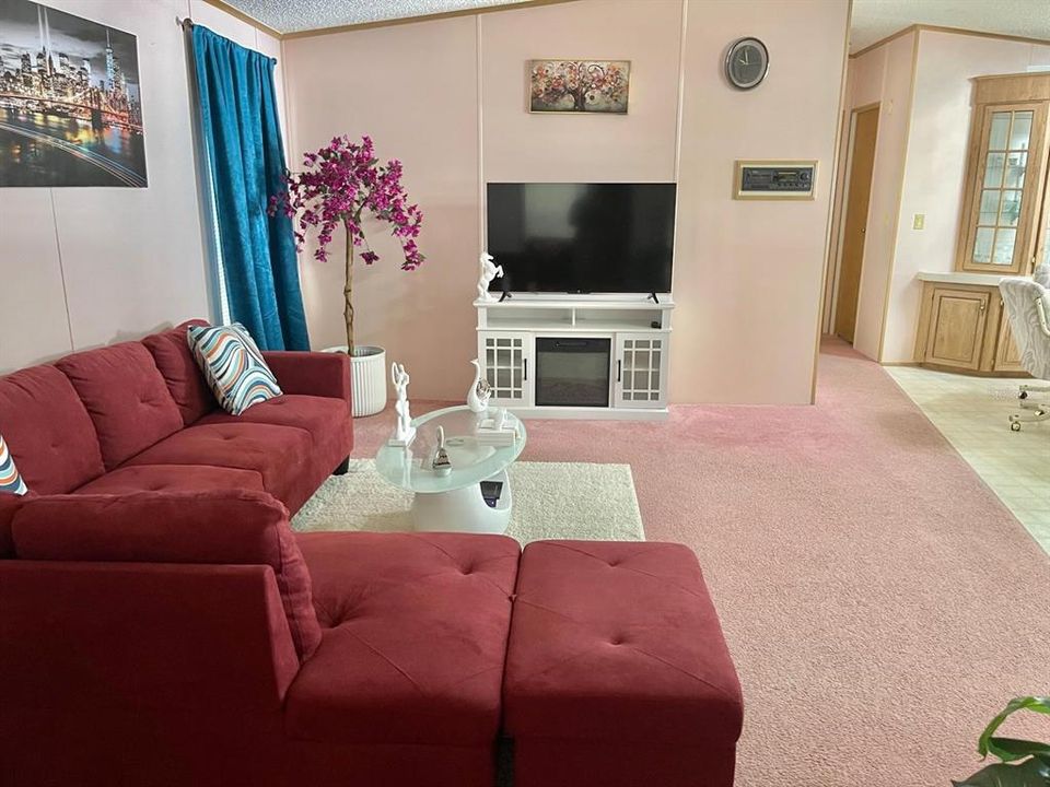 For Rent: $1,900 (2 beds, 2 baths, 938 Square Feet)