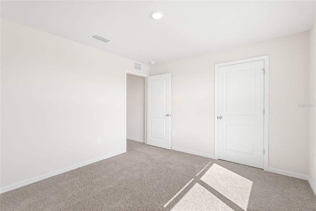 For Rent: $2,700 (5 beds, 3 baths, 2616 Square Feet)