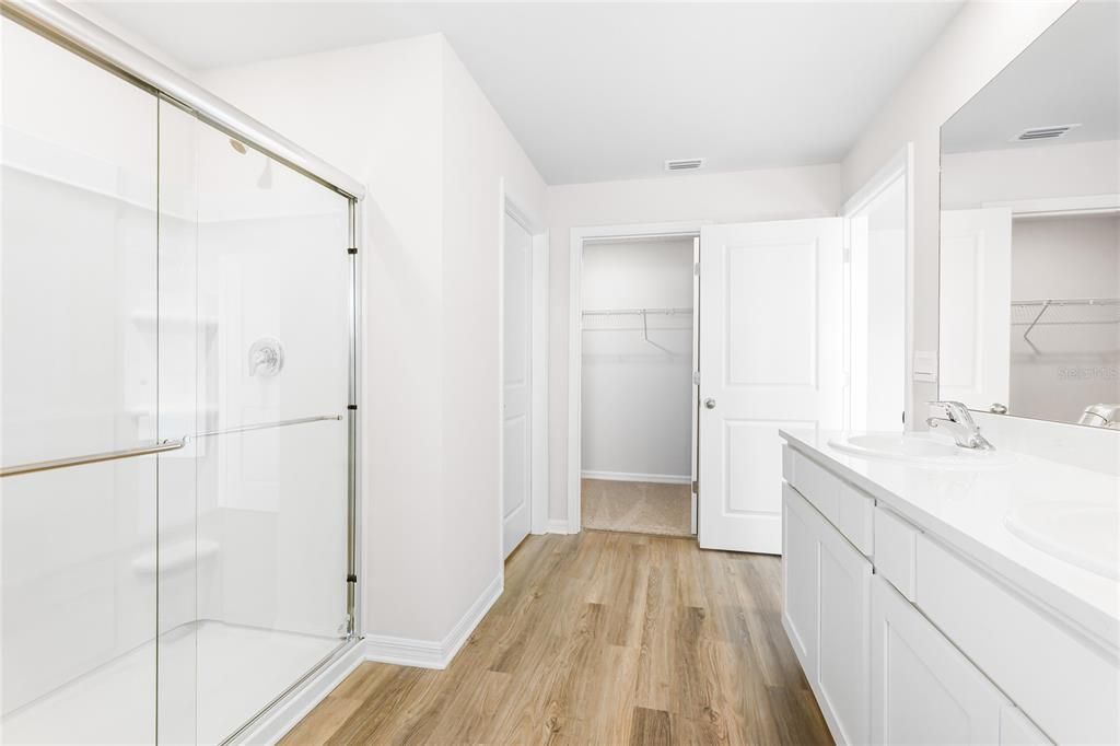 For Rent: $2,700 (5 beds, 3 baths, 2616 Square Feet)