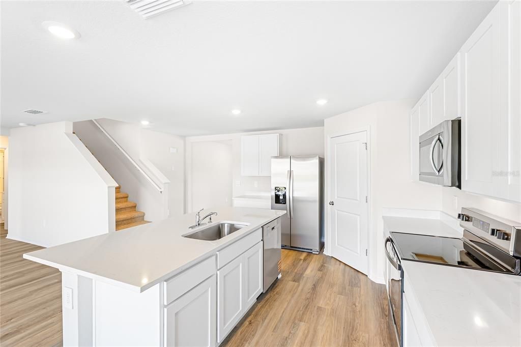 For Rent: $2,700 (5 beds, 3 baths, 2616 Square Feet)