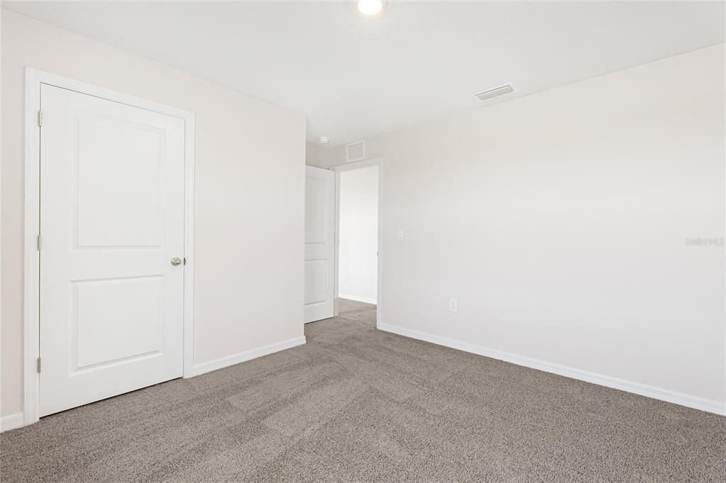 For Rent: $2,700 (5 beds, 3 baths, 2616 Square Feet)