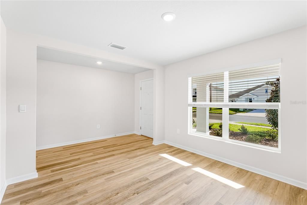 For Rent: $2,700 (5 beds, 3 baths, 2616 Square Feet)