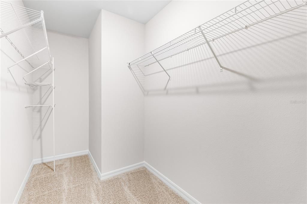 For Rent: $2,700 (5 beds, 3 baths, 2616 Square Feet)