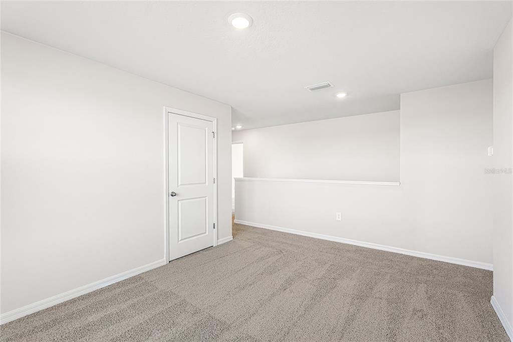 For Rent: $2,700 (5 beds, 3 baths, 2616 Square Feet)