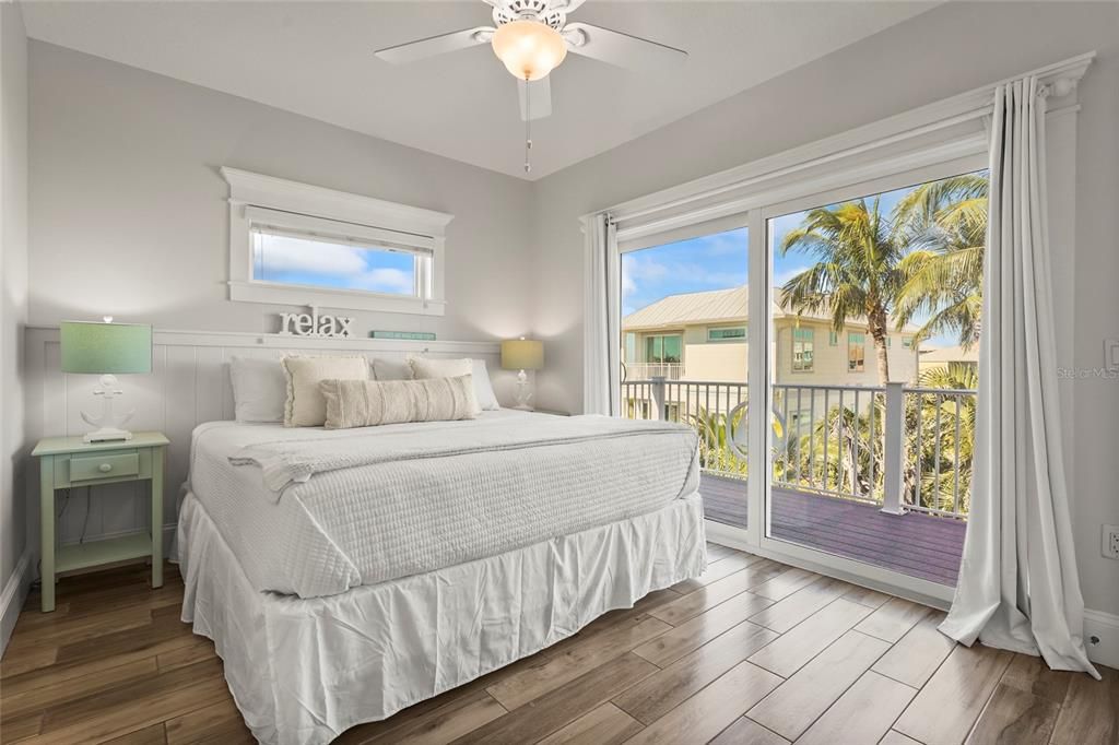 合同活跃: $2,995,000 (7 贝兹, 6 浴室, 3078 平方英尺)