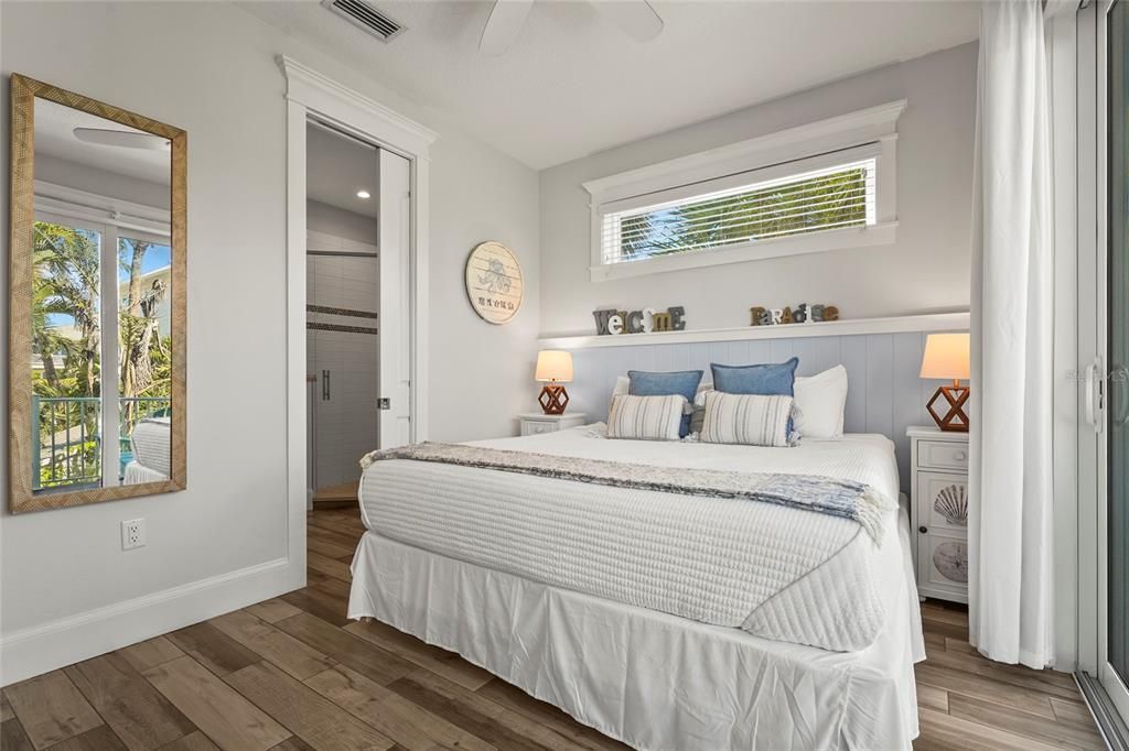 合同活跃: $2,995,000 (7 贝兹, 6 浴室, 3078 平方英尺)