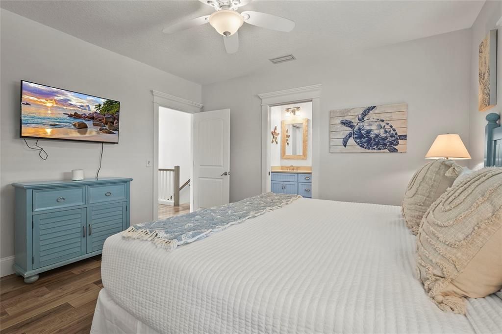 合同活跃: $2,995,000 (7 贝兹, 6 浴室, 3078 平方英尺)