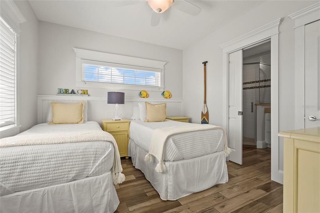 合同活跃: $2,995,000 (7 贝兹, 6 浴室, 3078 平方英尺)