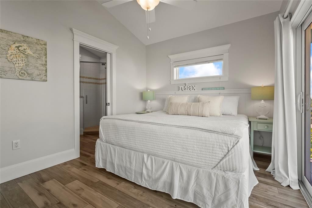 合同活跃: $2,995,000 (7 贝兹, 6 浴室, 3078 平方英尺)