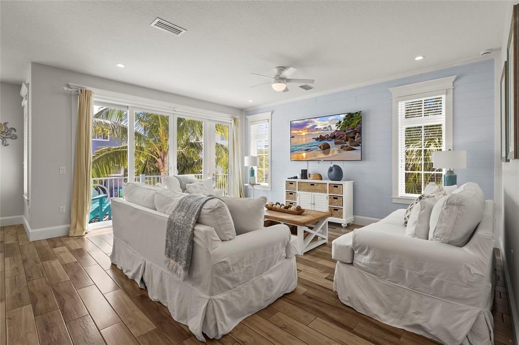 合同活跃: $2,995,000 (7 贝兹, 6 浴室, 3078 平方英尺)