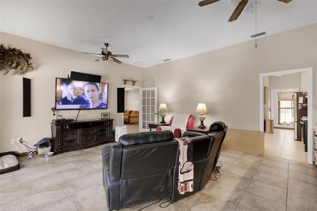 For Sale: $599,900 (4 beds, 2 baths, 2474 Square Feet)