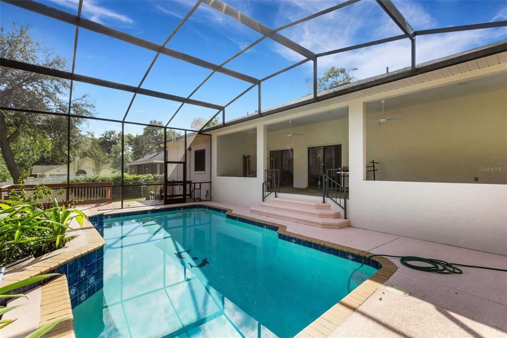 For Sale: $599,900 (4 beds, 2 baths, 2474 Square Feet)