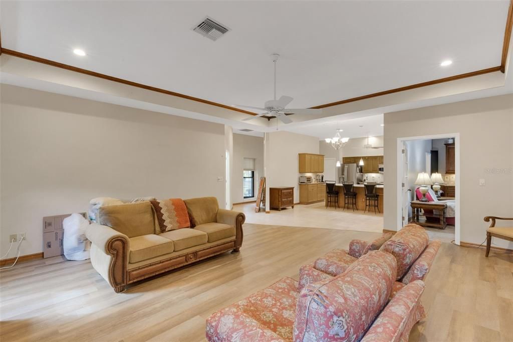 For Sale: $599,900 (4 beds, 2 baths, 2474 Square Feet)