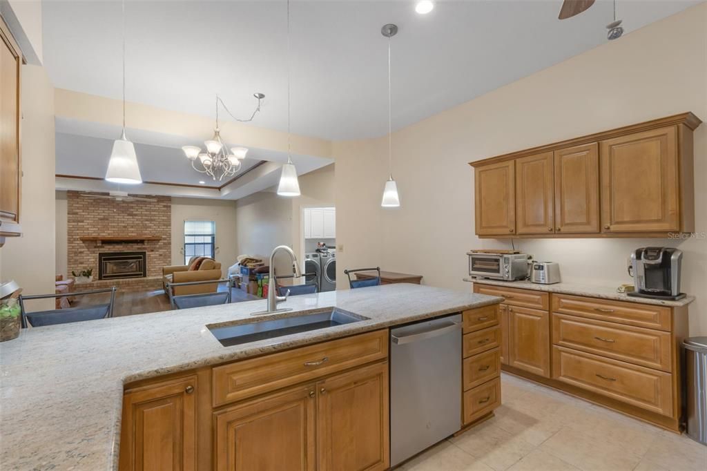 For Sale: $599,900 (4 beds, 2 baths, 2474 Square Feet)