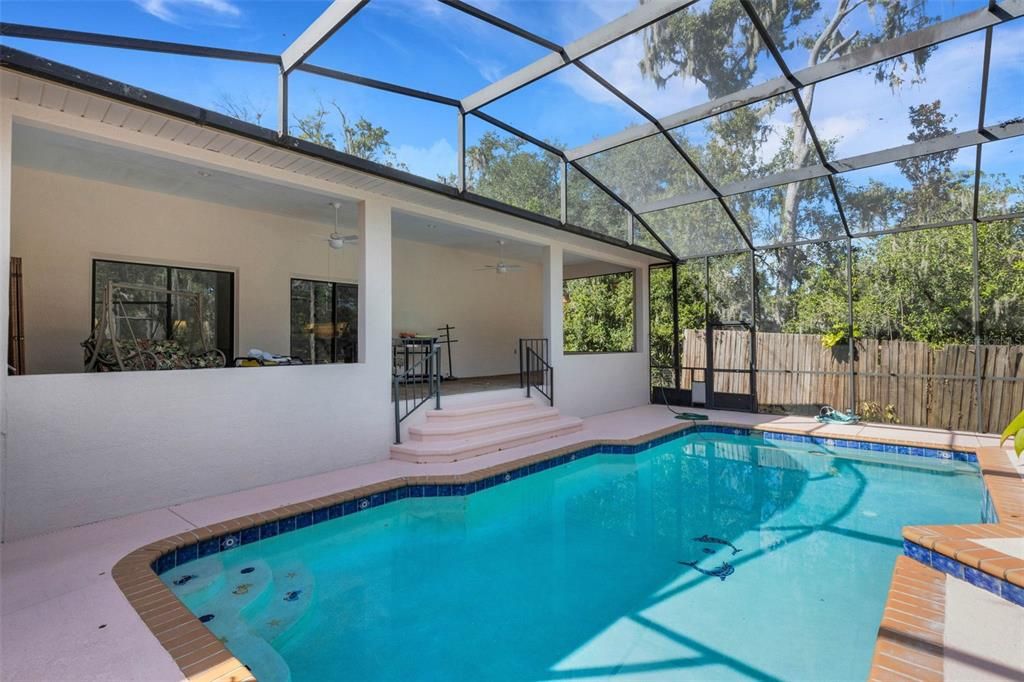 For Sale: $599,900 (4 beds, 2 baths, 2474 Square Feet)