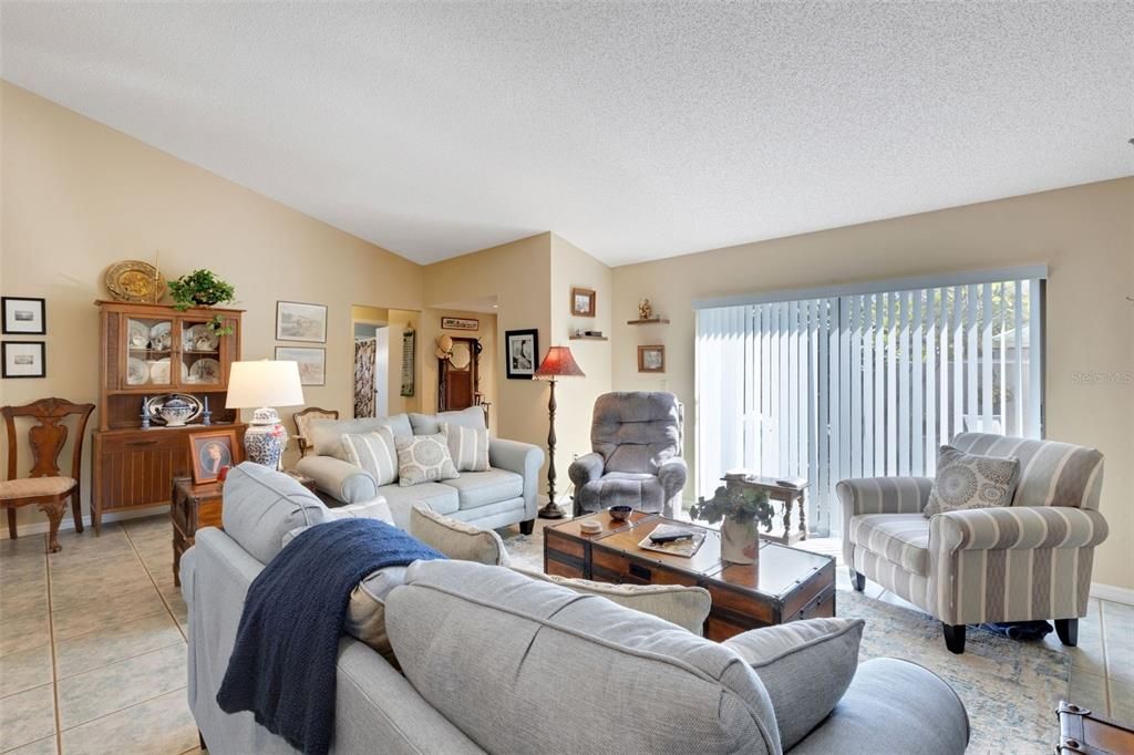 待售: $175,000 (3 贝兹, 2 浴室, 1532 平方英尺)