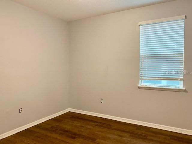 合同活跃: $2,600 (3 贝兹, 2 浴室, 1880 平方英尺)