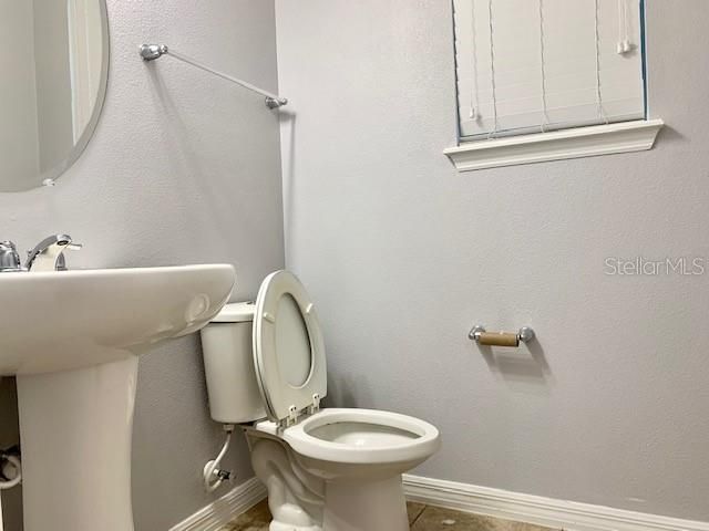 合同活跃: $2,600 (3 贝兹, 2 浴室, 1880 平方英尺)