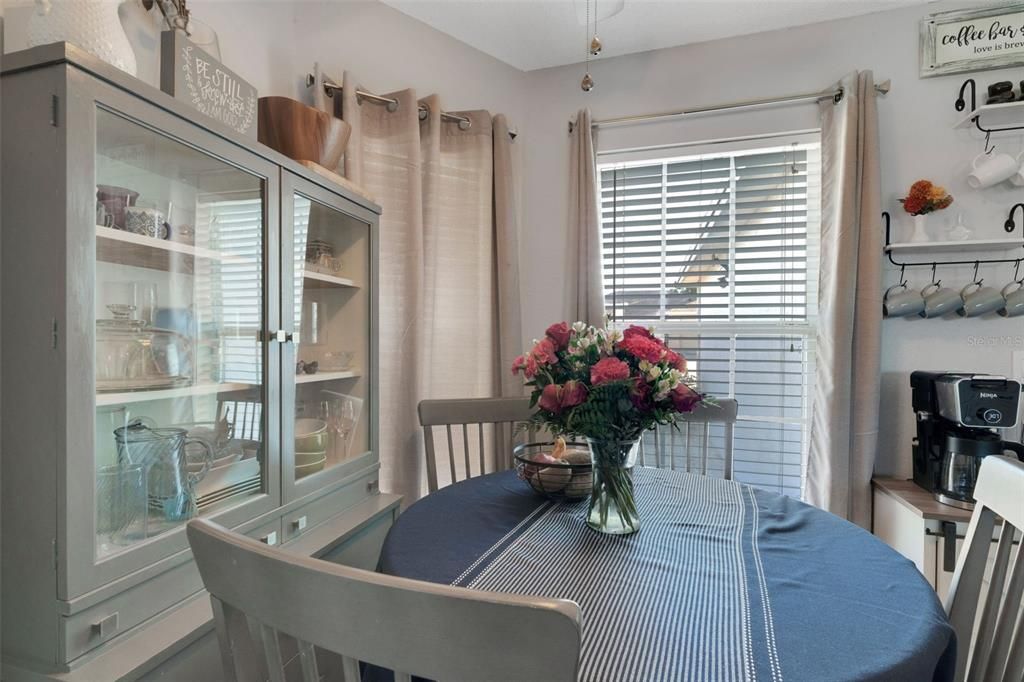 待售: $300,000 (3 贝兹, 2 浴室, 1358 平方英尺)