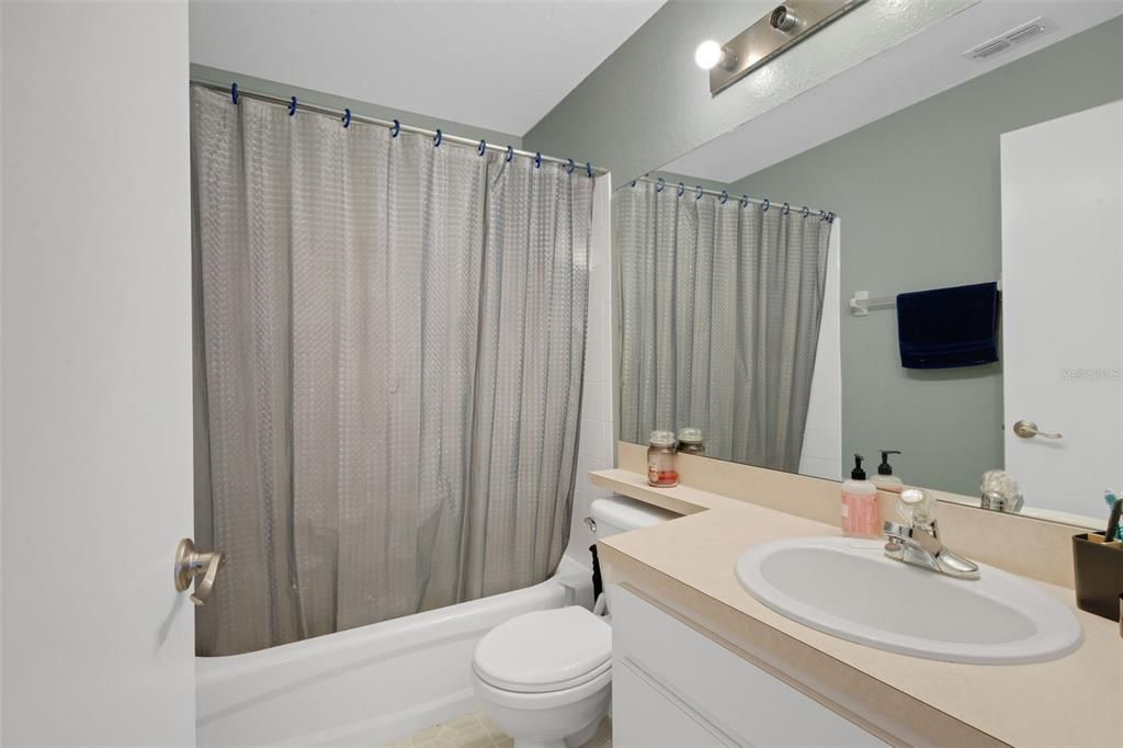 待售: $300,000 (3 贝兹, 2 浴室, 1358 平方英尺)