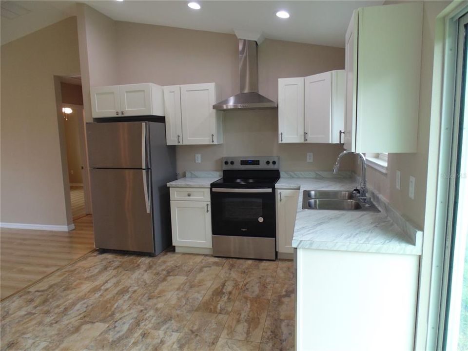 For Sale: $228,000 (3 beds, 2 baths, 1080 Square Feet)
