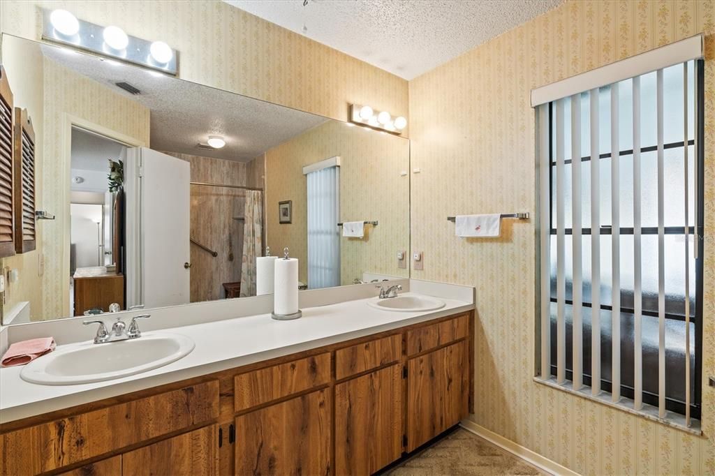 Active With Contract: $455,000 (4 beds, 2 baths, 1522 Square Feet)