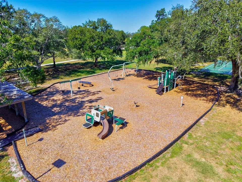 Active With Contract: $455,000 (4 beds, 2 baths, 1522 Square Feet)