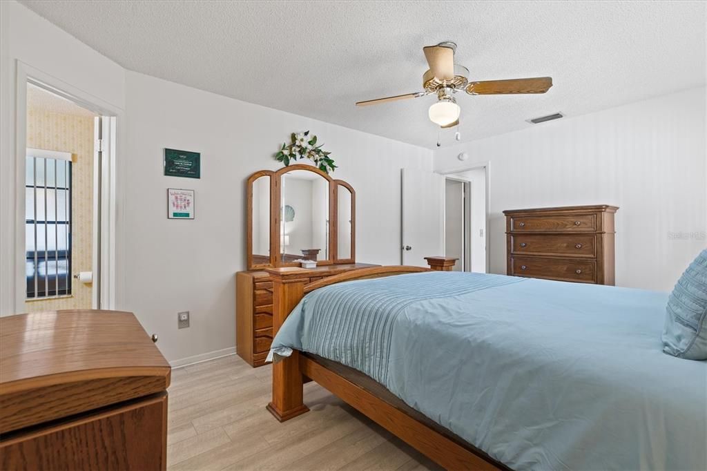 Active With Contract: $455,000 (4 beds, 2 baths, 1522 Square Feet)