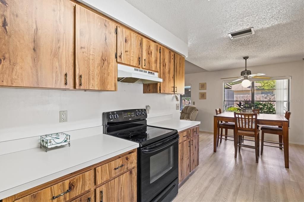 Active With Contract: $455,000 (4 beds, 2 baths, 1522 Square Feet)