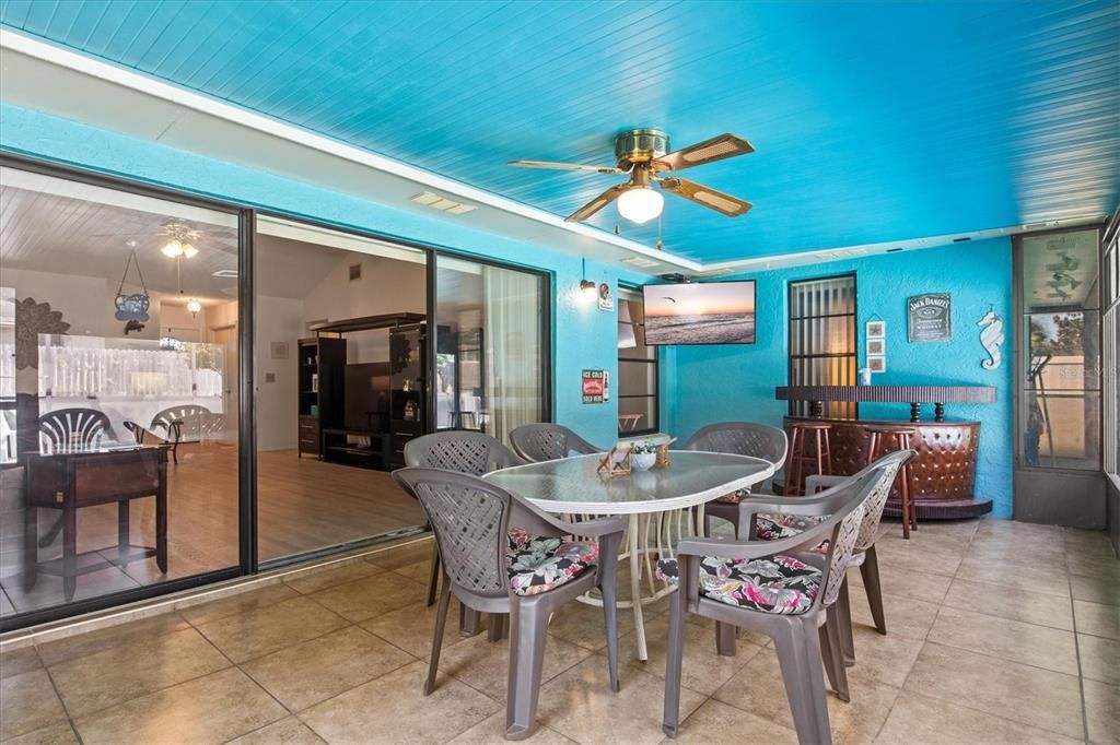 Active With Contract: $455,000 (4 beds, 2 baths, 1522 Square Feet)